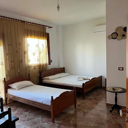 Dhoma Plazhi Arturi Vlorë